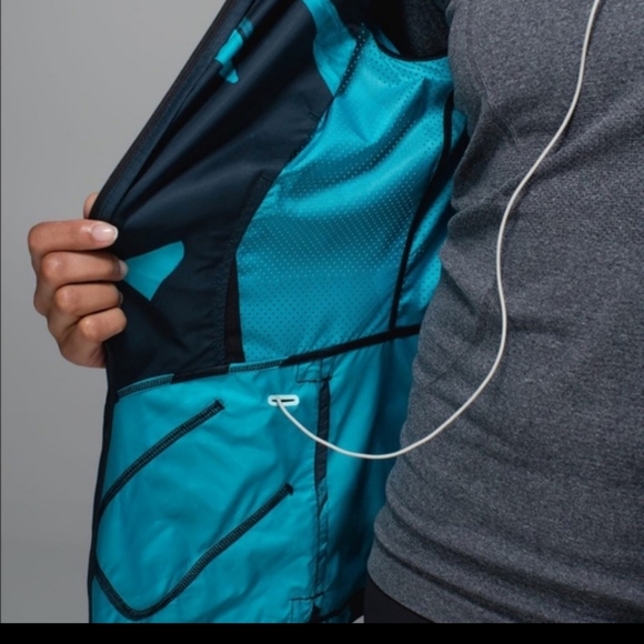 Lululemon Back Pack It Jacket Blue/ Black 8 - Picture 9 of 10